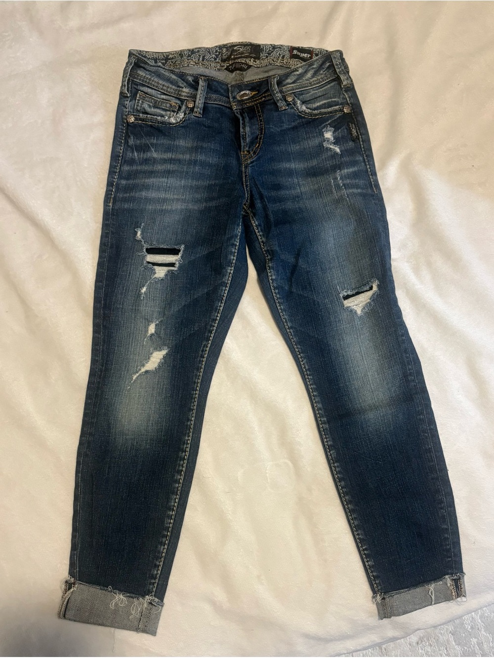 Women’s Distressed Boyfriend Jeans in Dark Blue